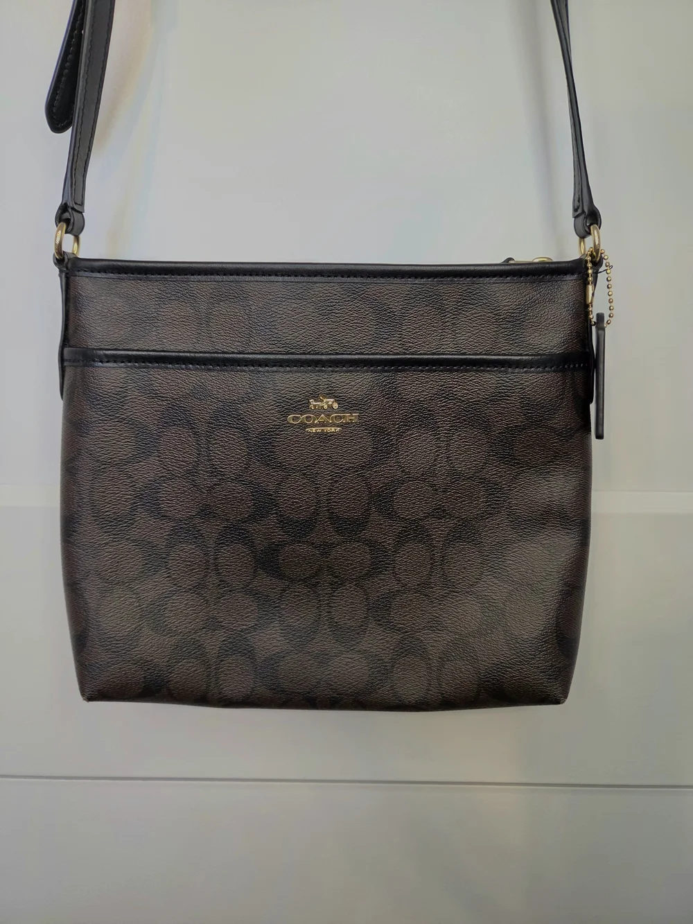 COACH Brown Signature Crossbody Shoulder Bag. #KC